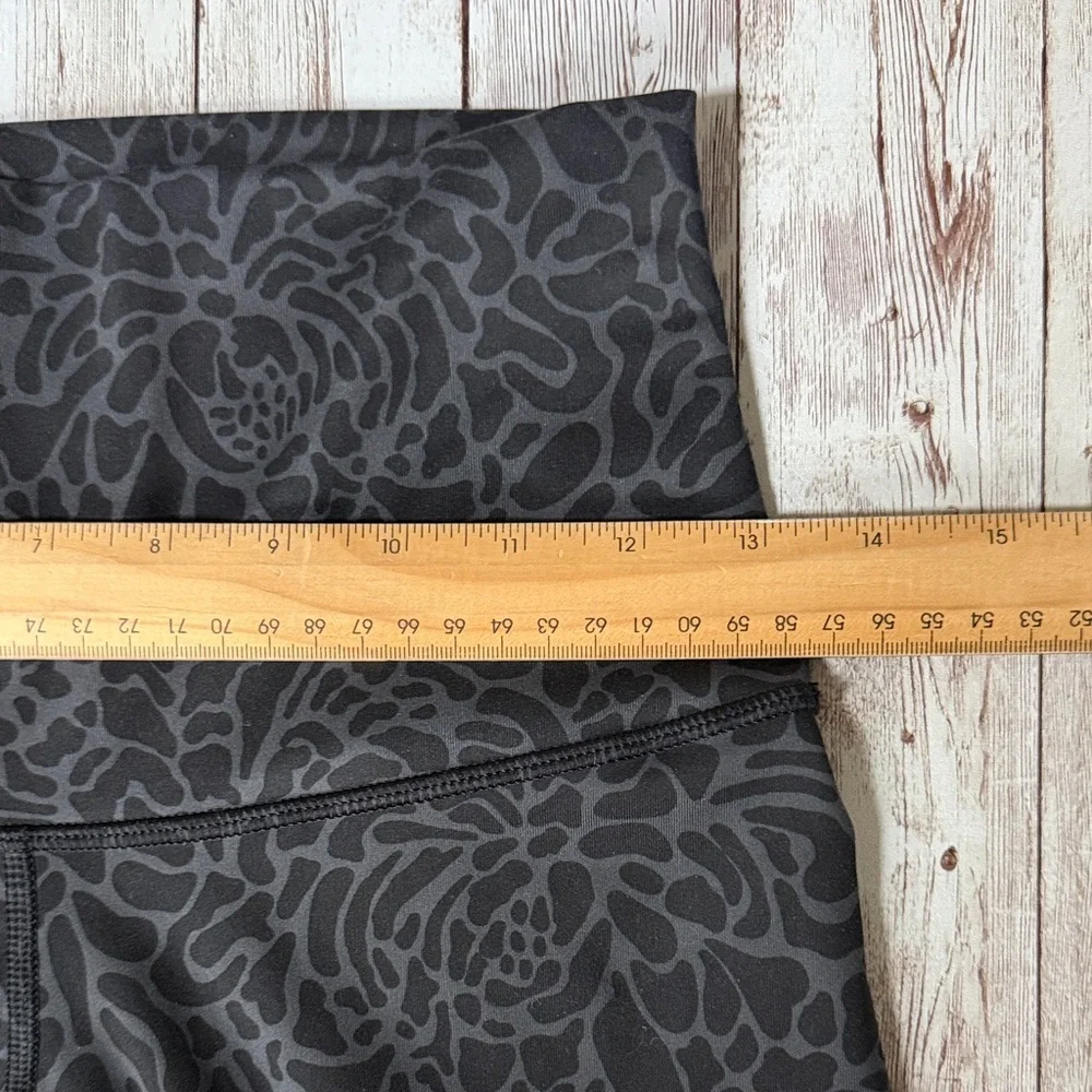 Lululemon Wunder Under Leggings sz 6 Full-On Luxtreme Roll Down Petal Camo Black - Picture 13 of 13